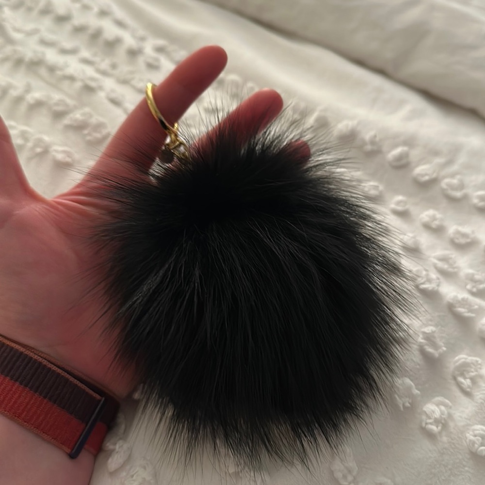 Like new Michael kors pompom